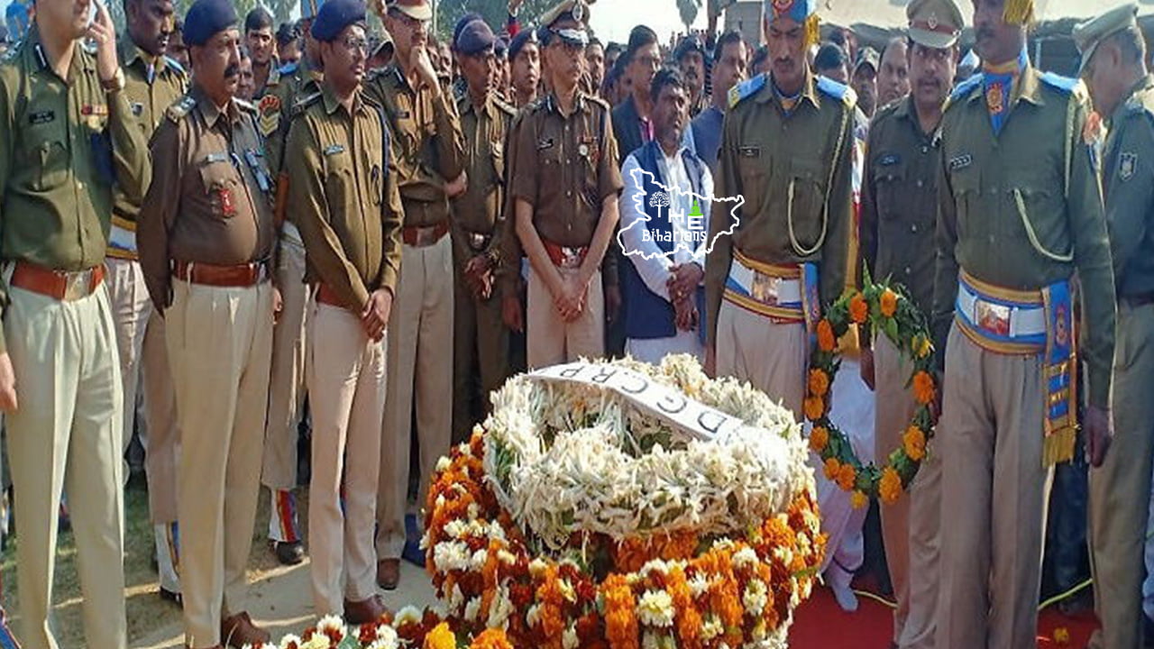 dead-body-of-martyr-jawan-ramesh-ranjan-reached-patna-airport